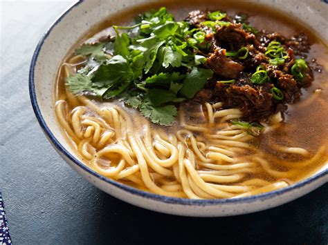  羊肉汤面：スパイスの香り高き、深いコクがたまらない中華麺！