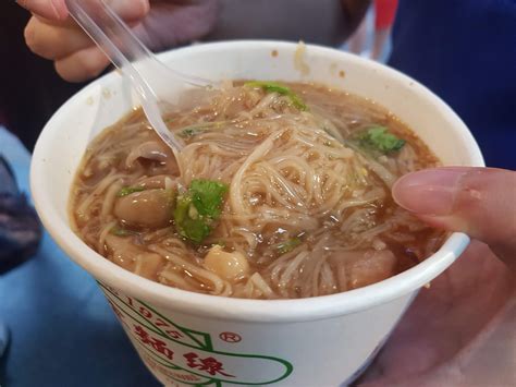  長徳の米粉麺、滑らかでコシのある食感と濃厚な肉汁が織りなす至福の味を味わおう！